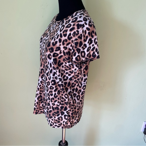 PINK VICTORIAS SECRET LEOPARD GRAPHIC PRINT T SHIRT SIZE SMALL - Picture 3 of 5